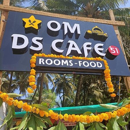 Om D S Cafe 51 & Beach Stay Gokarna  Exterior photo