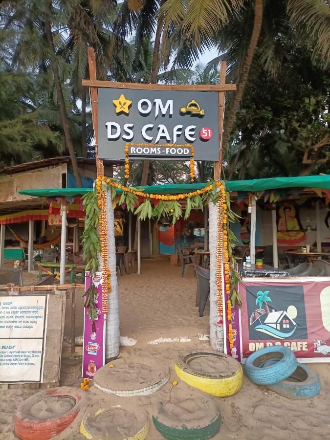 Om D S Cafe 51 & Beach Stay Gokarna  Exterior photo