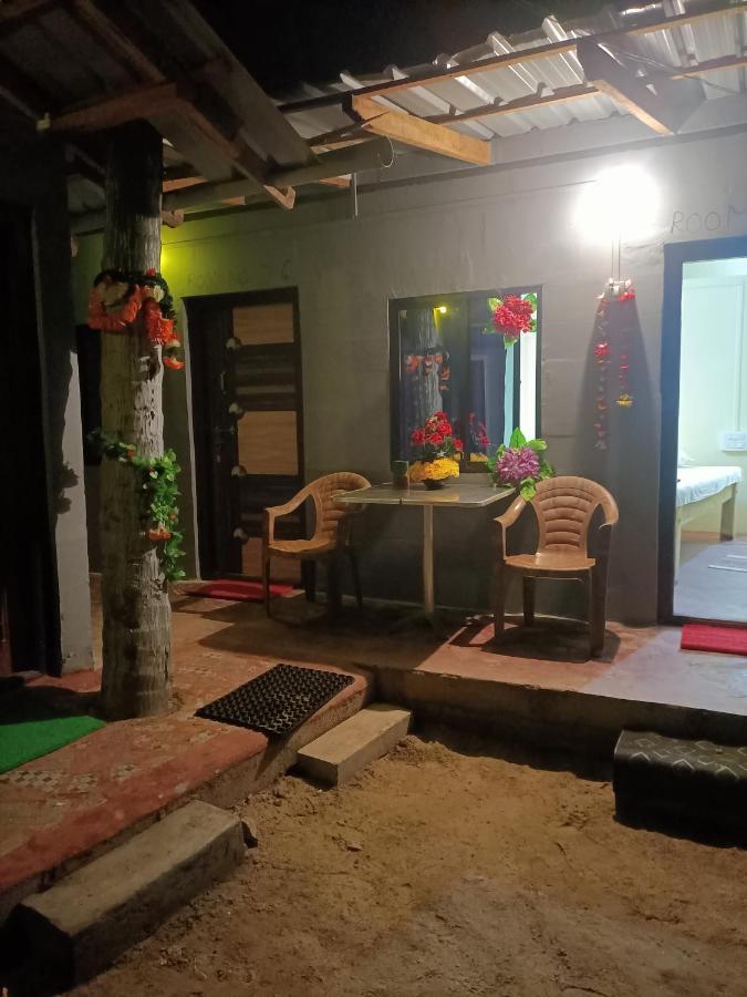 Om D S Cafe 51 & Beach Stay Gokarna  Exterior photo
