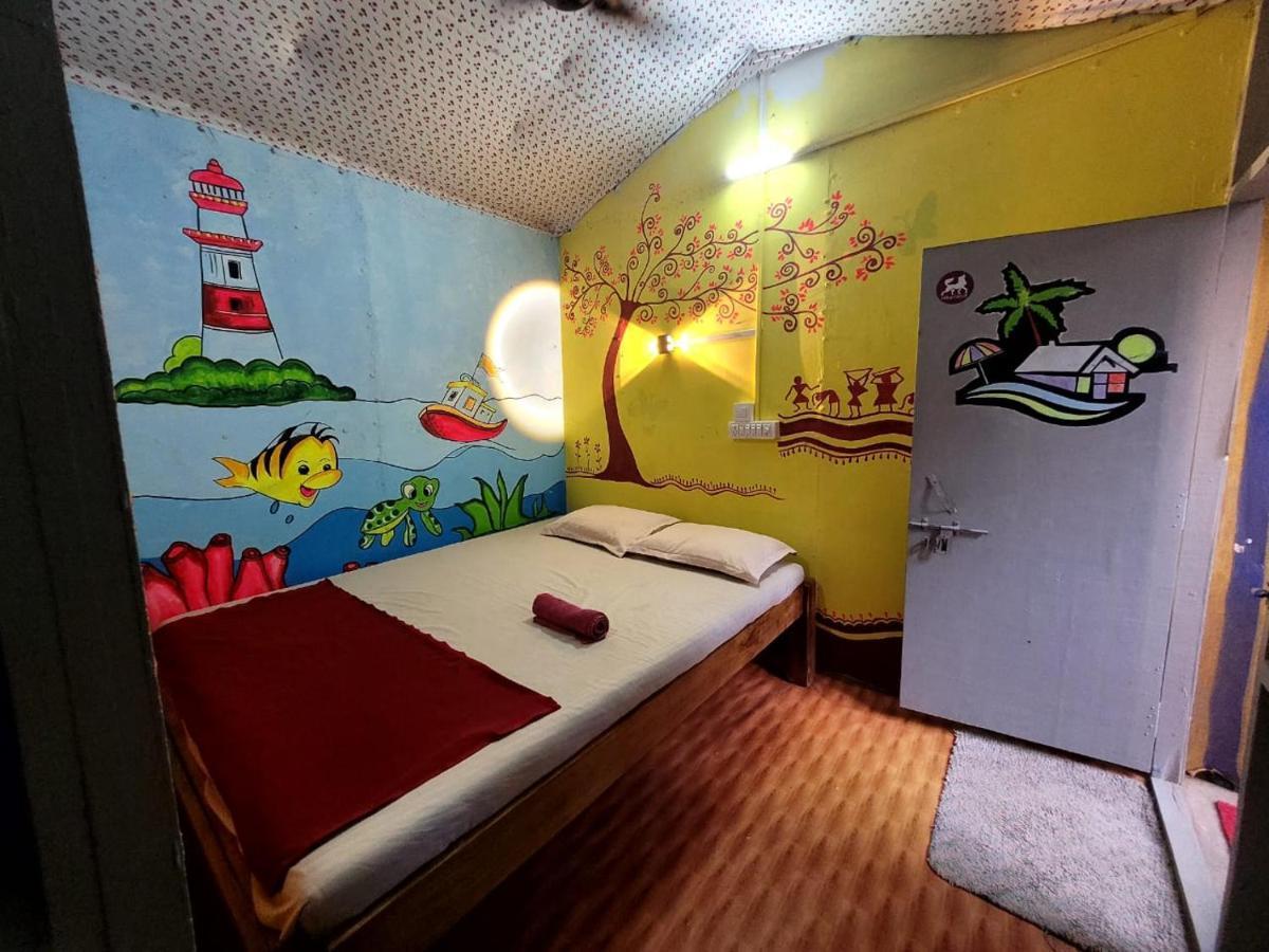 Om D S Cafe 51 & Beach Stay Gokarna  Exterior photo