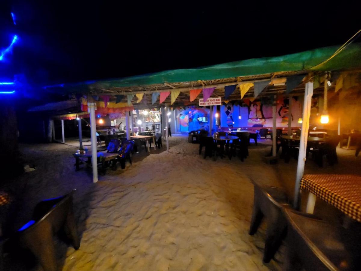 Om D S Cafe 51 & Beach Stay Gokarna  Exterior photo
