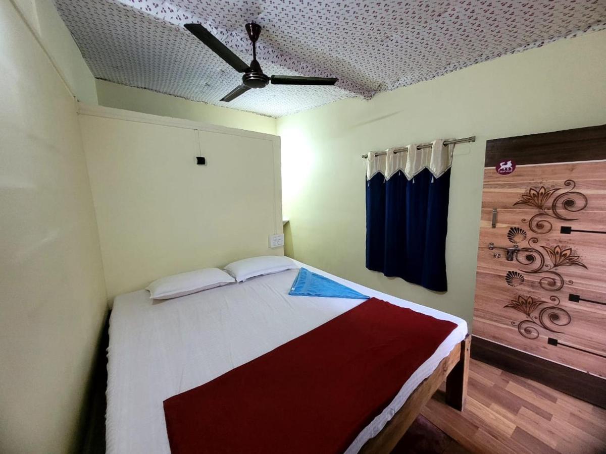 Om D S Cafe 51 & Beach Stay Gokarna  Exterior photo