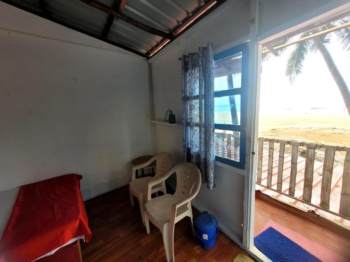 Om D S Cafe 51 & Beach Stay Gokarna  Exterior photo