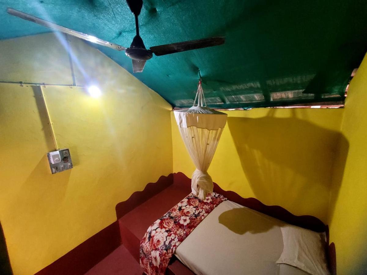 Om D S Cafe 51 & Beach Stay Gokarna  Exterior photo