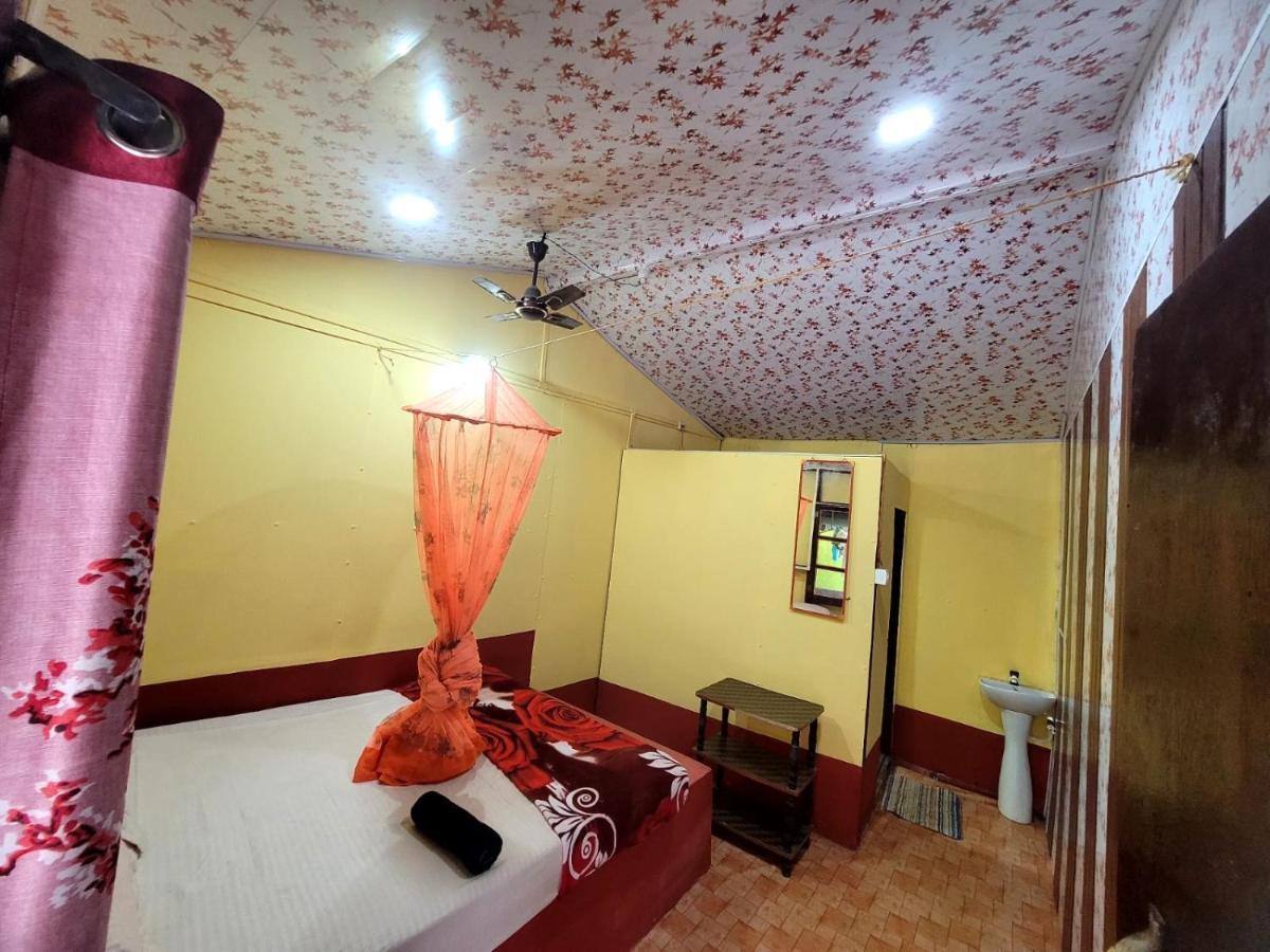 Om D S Cafe 51 & Beach Stay Gokarna  Exterior photo
